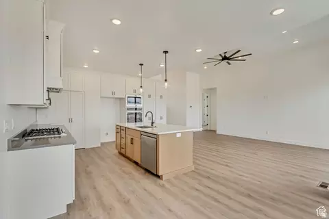 Kitchen - 8077 N Bristle Cone Rd, Eagle Mountain, UT 84005 photo 4 of 6
