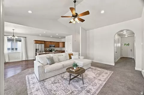 Entry Way - 140 E 690 S, Smithfield, UT 84335 photo 1 of 2