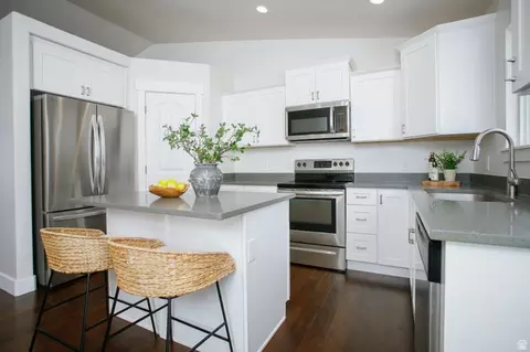 Kitchen - 2369 E Prairie Ln, Eagle Mountain, UT 84005 photo 1 of 2