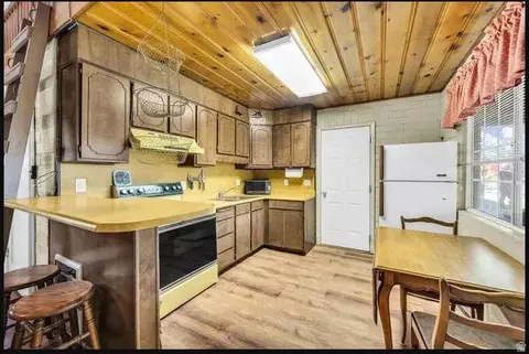 Kitchen - 358 E Main St, Pine Valley, UT 84781 photo 4 of 4