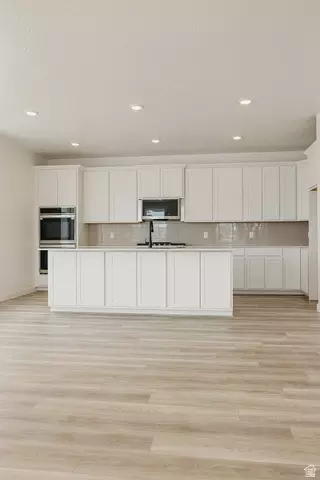 Kitchen - 5163 N Orange Stone Rd, Eagle Mountain, UT 84005 photo 4 of 8