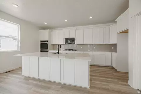 Kitchen - 5163 N Orange Stone Rd, Eagle Mountain, UT 84005 photo 2 of 8