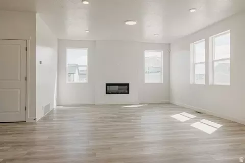 Living - 5163 N Orange Stone Rd, Eagle Mountain, UT 84005 photo 14 of 17