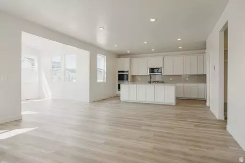 Living - 5163 N Orange Stone Rd, Eagle Mountain, UT 84005 photo 2 of 17