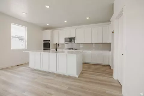 Kitchen - 5163 N Orange Stone Rd, Eagle Mountain, UT 84005 photo 1 of 8