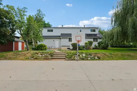 Exterior - 178 N 1500 E, Layton, UT 84040 photo 5 of 11