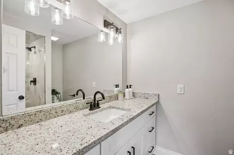 Bath - 178 N 1500 E, Layton, UT 84040 photo 3 of 5