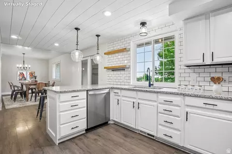 Kitchen - 178 N 1500 E, Layton, UT 84040 photo 2 of 4
