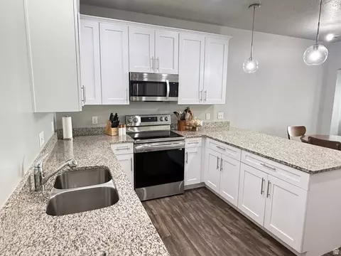 Kitchen - 661 E 355 N, Vineyard, UT 84059 photo 3 of 5