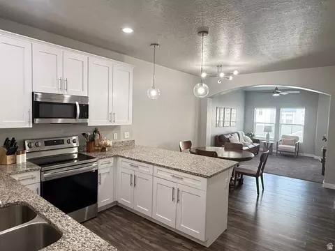 Kitchen - 661 E 355 N, Vineyard, UT 84059 photo 2 of 5
