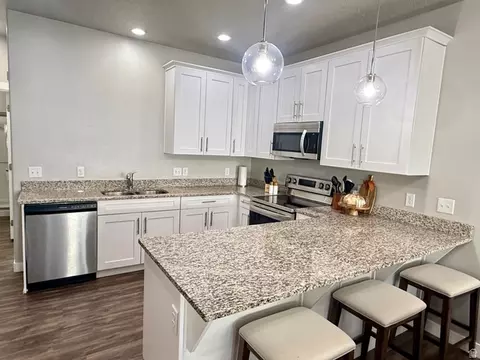 Kitchen - 661 E 355 N, Vineyard, UT 84059 photo 4 of 5