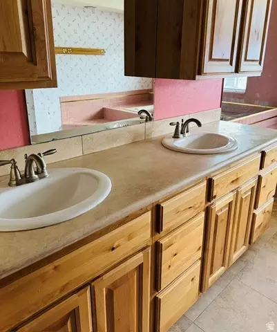Bath - 160 N Palisade Dr, Orem, UT 84097 photo 1 of 3