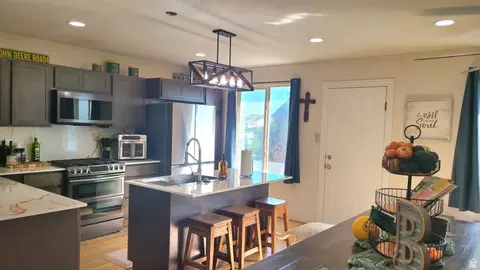 Kitchen - 1053 S Killarney Dr, Syracuse, UT 84075 photo 1 of 2