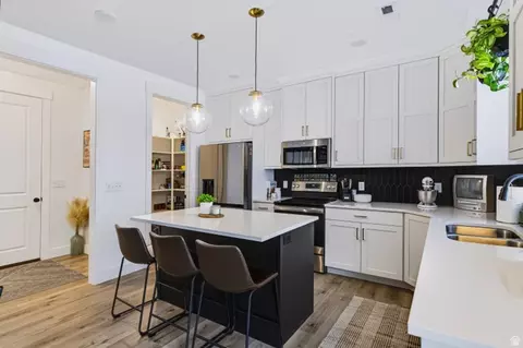 Kitchen - 1428 W Creekside Dr, Logan, UT 84321 photo 2 of 5
