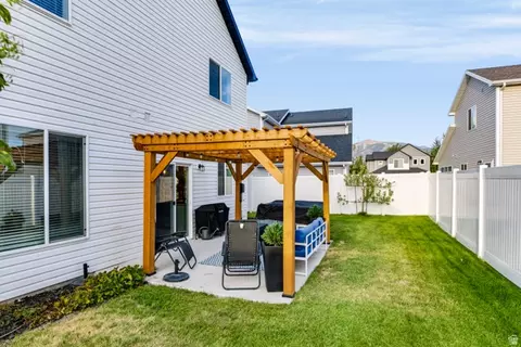 Exterior - 1428 W Creekside Dr, Logan, UT 84321 photo 9 of 10