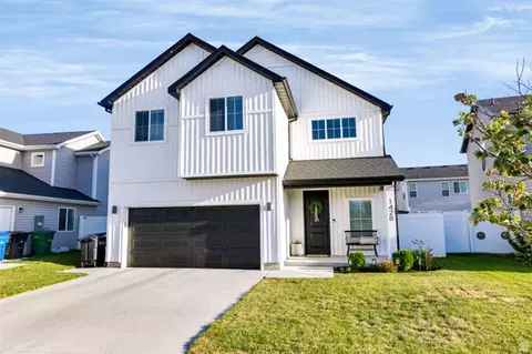 Exterior - 1428 W Creekside Dr, Logan, UT 84321 photo 6 of 10