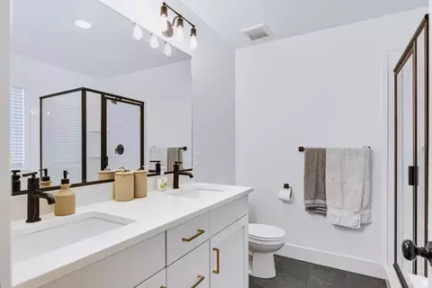 Bath - 1428 W Creekside Dr, Logan, UT 84321 photo 1 of 5