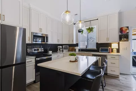 Kitchen - 1428 W Creekside Dr, Logan, UT 84321 photo 4 of 5