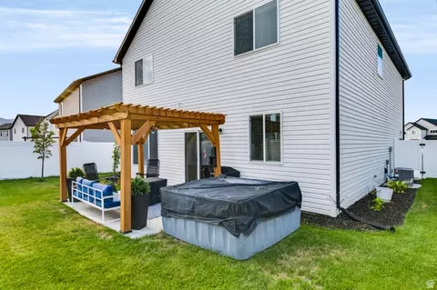 Exterior - 1428 W Creekside Dr, Logan, UT 84321 photo 10 of 10