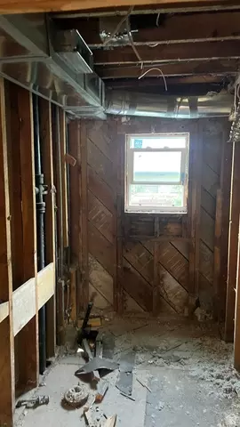 Bath - 756 N 100 E, Logan, UT 84321 photo 1 of 3