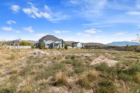 Exterior - 1346 E Hindley Ln, Eagle Mountain, UT 84005 photo 4 of 4