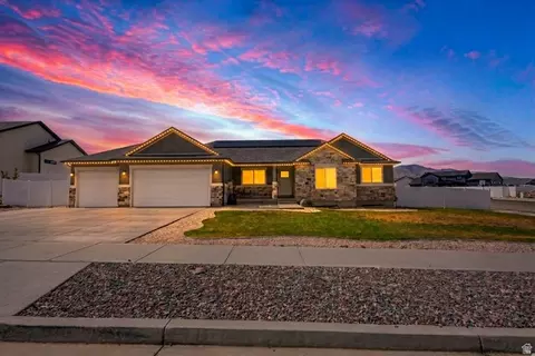 6 Maraschino Ln S, Grantsville, UT 84029