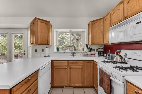 Kitchen - 838 Williams Ct, Millcreek, UT 84107 photo 3 of 4