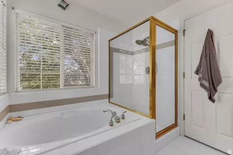 Bath - 838 Williams Ct, Millcreek, UT 84107 photo 2 of 4
