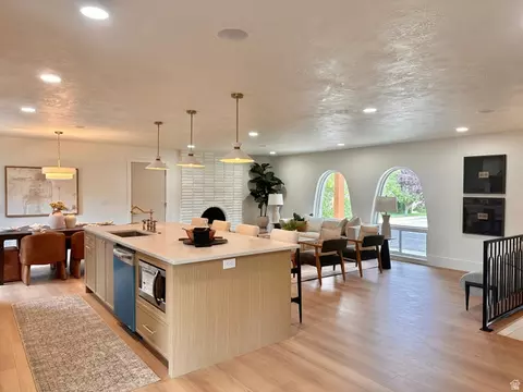 Kitchen - 1860 E Spring Ln S, Holladay, UT 84117 photo 4 of 5