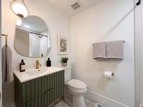 Bath - 1860 E Spring Ln S, Holladay, UT 84117 photo 3 of 3
