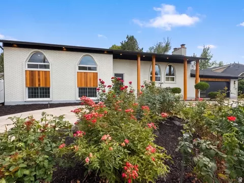 Exterior - 1860 E Spring Ln S, Holladay, UT 84117 photo 3 of 11