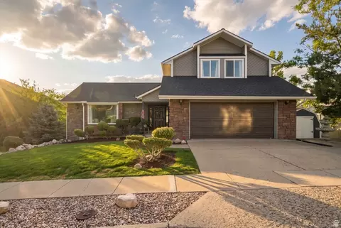 Exterior - 132 E 2050 N, Centerville, UT 84014 photo 2 of 11