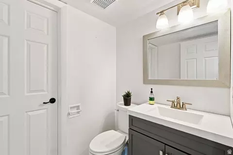Bath - 132 E 2050 N, Centerville, UT 84014 photo 1 of 4