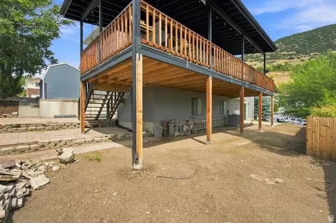 Exterior - 132 E 2050 N, Centerville, UT 84014 photo 10 of 11
