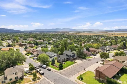 View/Area - 132 E 2050 N, Centerville, UT 84014 photo 8 of 8