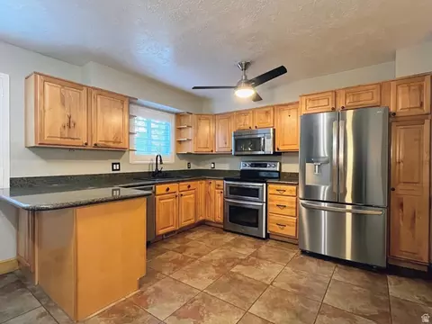 Kitchen - 9231 S 1520 Res Res E, Sandy, UT 84092 photo 1 of 5