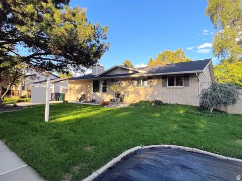 Exterior - 9231 S 1520 Res Res E, Sandy, UT 84092 photo 3 of 15