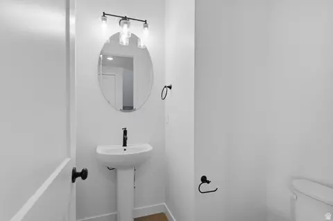 Bath - 1224 E Amaryllis Way, Layton, UT 84040 photo 1 of 3