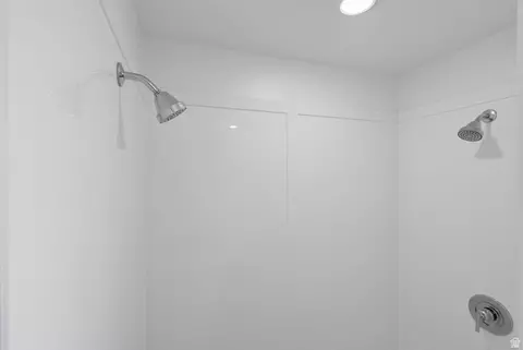 Bath - 519 E 720 N, Salem, UT 84653 photo 5 of 7