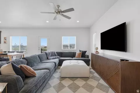 Living - 519 E 720 N, Salem, UT 84653 photo 5 of 8