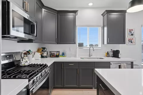 Kitchen - 519 E 720 N, Salem, UT 84653 photo 4 of 4