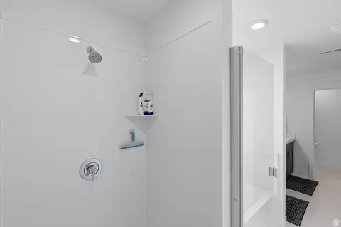 Bath - 519 E 720 N, Salem, UT 84653 photo 6 of 7