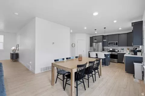 Dining - 519 E 720 N, Salem, UT 84653 photo 3 of 3