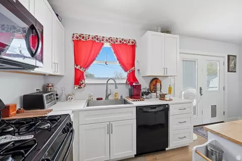 Kitchen - 451 E 600 N, Tooele, UT 84074 photo 3 of 4