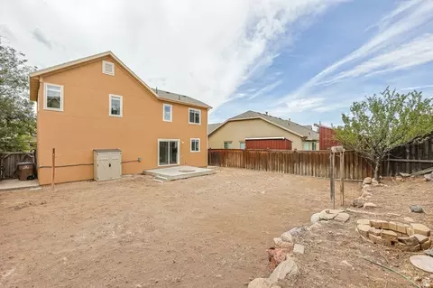 Exterior - 1803 E Walnut Grove Dr S, Draper, UT 84020 photo 8 of 10