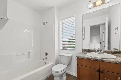 Bath - 1803 E Walnut Grove Dr S, Draper, UT 84020 photo 3 of 4