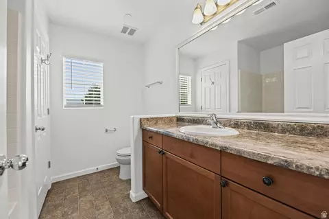 Bath - 1803 E Walnut Grove Dr S, Draper, UT 84020 photo 1 of 4