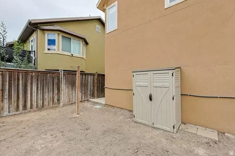 Exterior - 1803 E Walnut Grove Dr S, Draper, UT 84020 photo 4 of 10