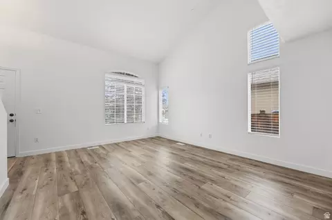 Living - 1803 E Walnut Grove Dr S, Draper, UT 84020 photo 2 of 4