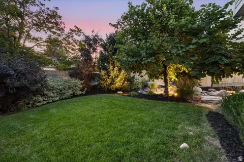 Exterior - 2313 E Rockview Dr S, Sandy, UT 84092 photo 10 of 11